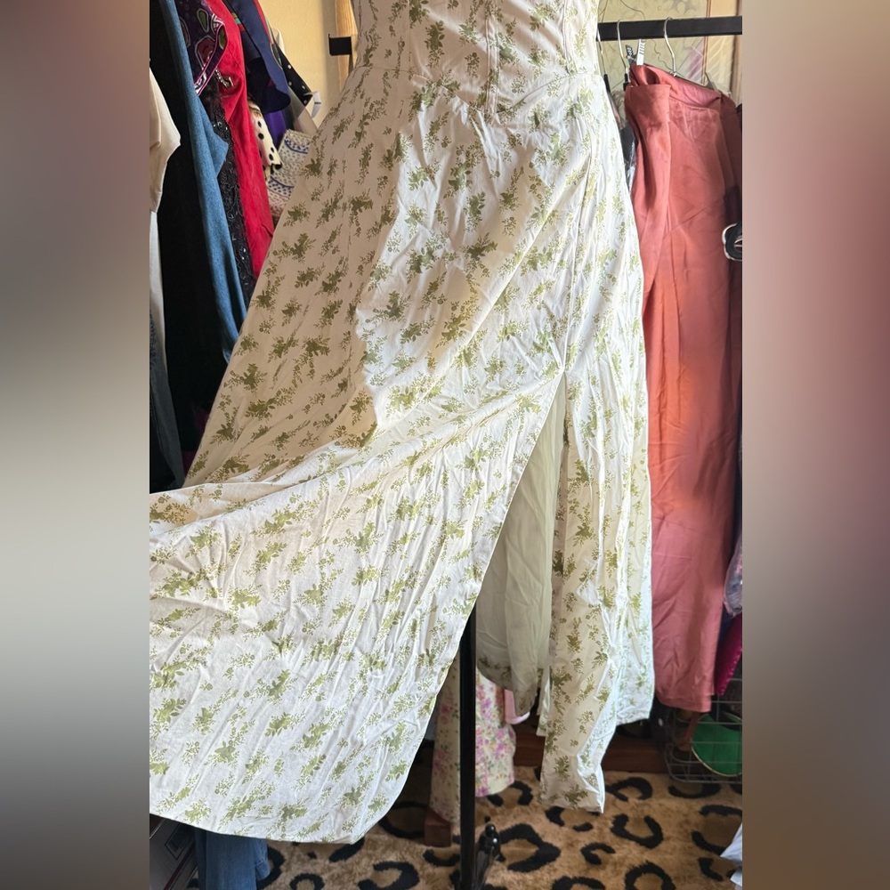 House of CB White Floral Midi Dress - Picture 5 of 8